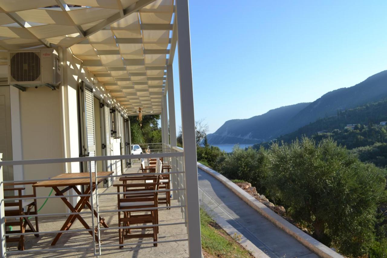 Av Apartment Agios Nikitas Exterior photo