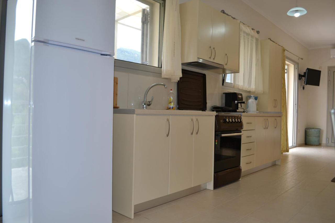 Av Apartment Agios Nikitas Exterior photo